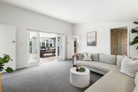 Photo of property in 165 Vauxhall Road, Narrow Neck, Auckland, 0624