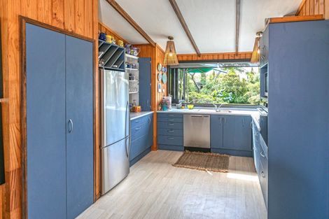 Photo of property in 64 Manaia Road, Tairua, 3508