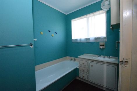 Photo of property in 1/3 Anna Watson Road, Half Moon Bay, Auckland, 2012