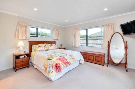 Photo of property in 81 Hillwell Drive, Henderson, Auckland, 0612