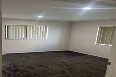 Photo of property in 16 Lamia Place, The Gardens, Auckland, 2105