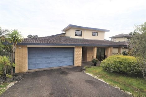 Photo of property in 16 Crimson Park, Oteha, Auckland, 0632