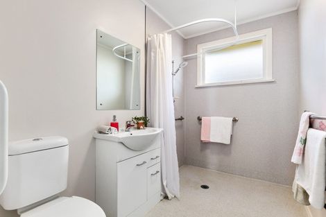 Photo of property in 4 Churchill Street, South Dunedin, Dunedin, 9012