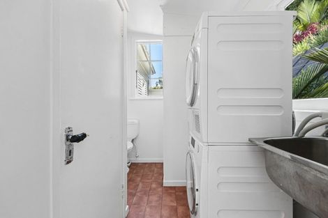 Photo of property in 16 Bracken Street, New Plymouth, 4310