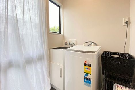 Photo of property in 5 Sunvue Road, Glen Eden, Auckland, 0602