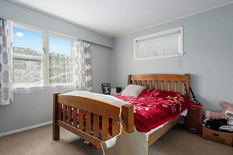 Photo of property in 32 Castle Crescent, Stokes Valley, Lower Hutt, 5019