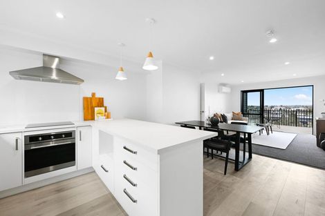 Photo of property in 1/12 Ruakiwi Road, Hamilton Lake, Hamilton, 3204