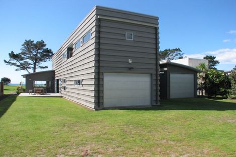 Photo of property in 160 Sands Crescent, Matarangi, Whitianga, 3592