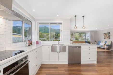 Photo of property in 19 David Street, Waikanae, 5036