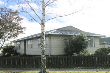 Photo of property in 26 Perry Crescent, Greenmeadows, Napier, 4112