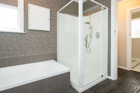 Photo of property in 1 Woodstock Place, Hokowhitu, Palmerston North, 4410