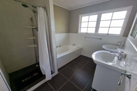 Photo of property in 35 Domain Road, Weymouth, Auckland, 2103