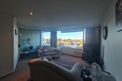 Photo of property in Algarve Apartments, 302/332 Maunganui Road, Mount Maunganui, 3116