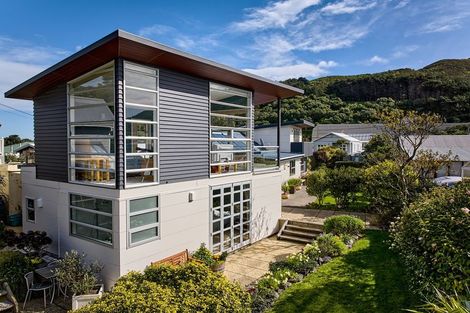 Photo of property in 40 Happy Valley Road, Owhiro Bay, Wellington, 6023