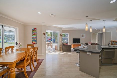 Photo of property in 6 Pa Road, Hahei, Whitianga, 3591