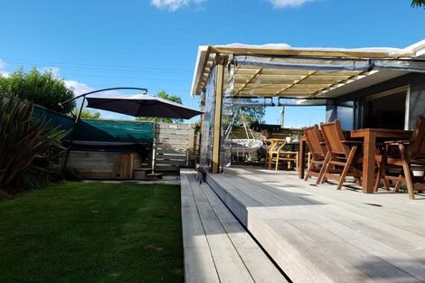 Photo of property in 6 Lake Crescent, Takaka, 7110