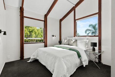 Photo of property in 26 Eugenia Rise, Totara Heights, Auckland, 2105