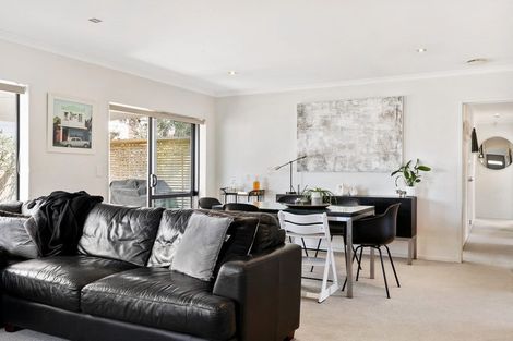 Photo of property in 3b Tawa Road, Te Atatu Peninsula, Auckland, 0610