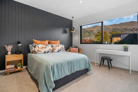 Photo of property in 11 Sapphire Spring Rise, Wanaka, 9305