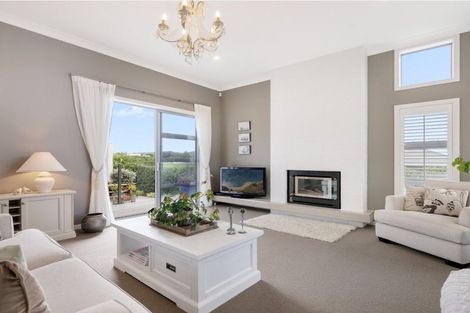 Photo of property in 16 Rexford Heights, Pyes Pa, Tauranga, 3112