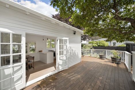 Photo of property in 6 Kowhai Street, Eastbourne, Lower Hutt, 5013