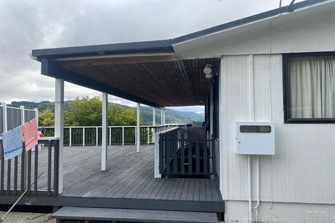 Photo of property in 1 Mcmanaway Grove, Stokes Valley, Lower Hutt, 5019