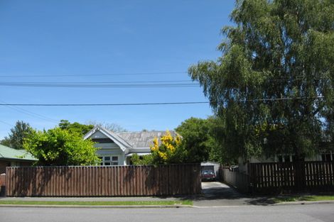 Photo of property in 43 Cleveland Street, Edgeware, Christchurch, 8013