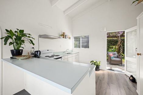 Photo of property in 9 Sunlight Promenade, Snells Beach, 0920