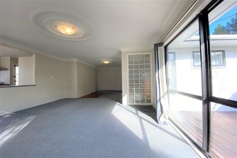 Photo of property in 6 West Harbour Drive, West Harbour, Auckland, 0618