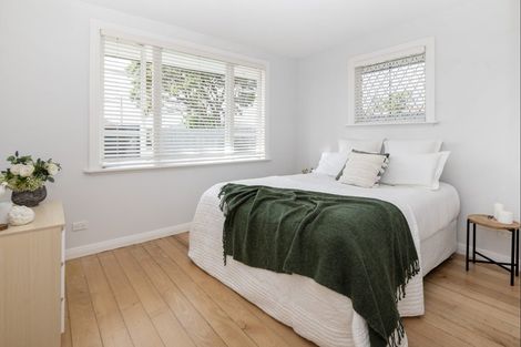 Photo of property in 1/44 Sale Street, Cockle Bay, Auckland, 2014