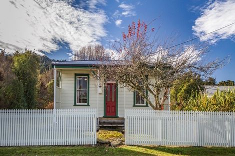 Photo of property in 23 Railway Row, Ohakune, 4625
