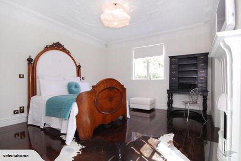 Photo of property in 18 Nikau Street, Eastbourne, Lower Hutt, 5013