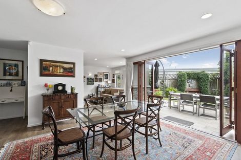 Photo of property in 2/6 Crete Avenue, Milford, Auckland, 0620