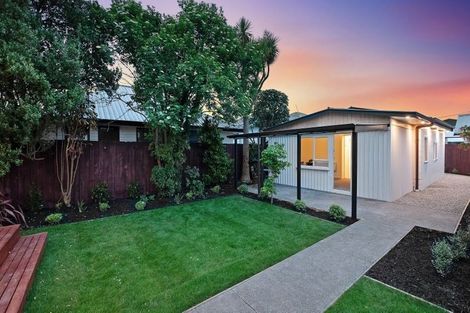 Photo of property in 15 Suffolk Street, Phillipstown, Christchurch, 8011