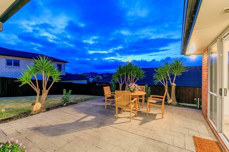 Photo of property in 36 Nimstedt Avenue, Oteha, Auckland, 0632