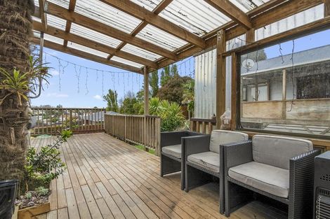 Photo of property in 71 Reynella Drive, Massey, Auckland, 0614