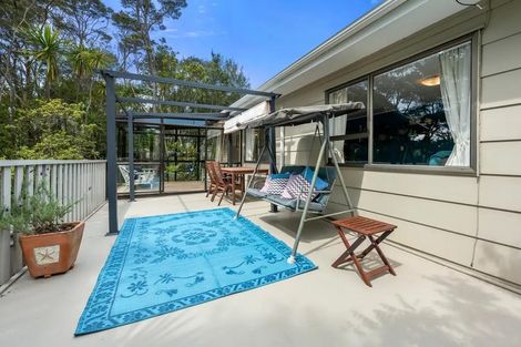 Photo of property in 9 Onedin Place, Titirangi, Auckland, 0604