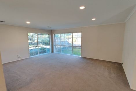 Photo of property in 244 Cascades Road, Botany Downs, Auckland, 2010