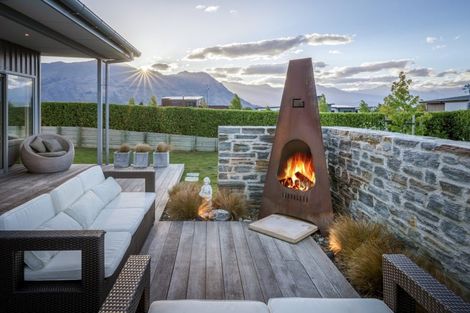 Photo of property in 10 Avalanche Place, Wanaka, 9305