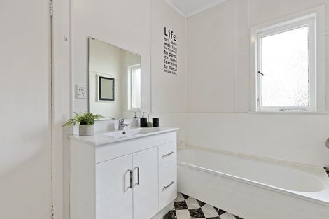 Photo of property in 30 Bond Street, Hamilton East, Hamilton, 3216