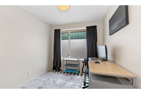 Photo of property in 2/15a Oakhampton Street, Hornby, Christchurch, 8042