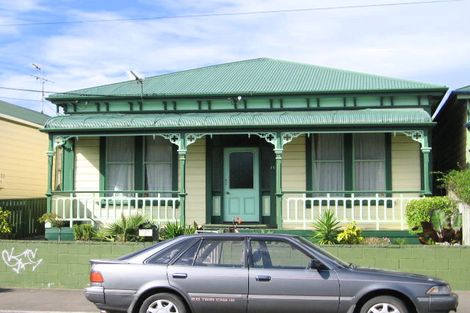 Photo of property in 15 Te Wharepouri Street, Berhampore, Wellington, 6023