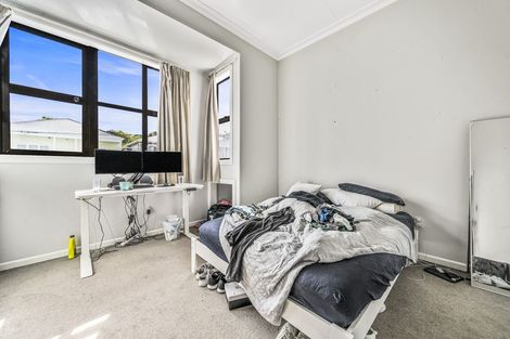 Photo of property in 8 Caroline Street, Mount Victoria, Wellington, 6011