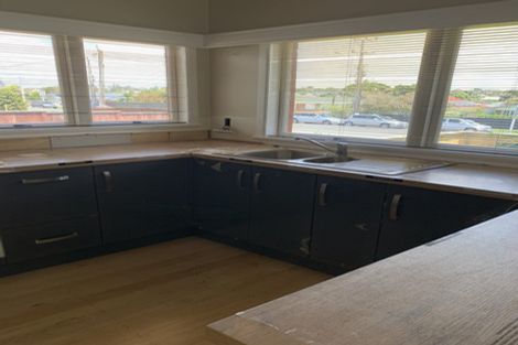 Photo of property in 1/16 Shakespeare Road, Milford, Auckland, 0620