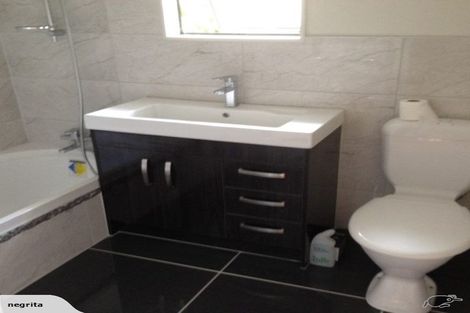 Photo of property in 1/70 William Bayes Place, Red Beach, 0932