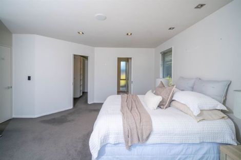 Photo of property in 5 Reka Street, Parklands, Christchurch, 8083