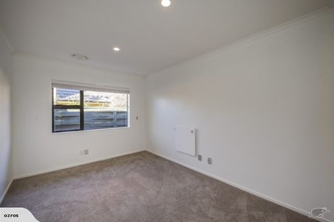 Photo of property in 10 The Oaks, Awapuni, Palmerston North, 4412