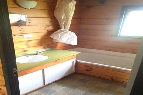 Photo of property in 26 Seaview Road, Glenfield, Auckland, 0629