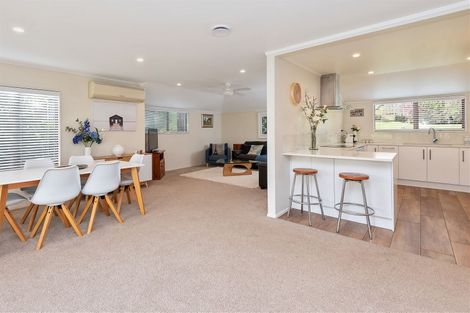 Photo of property in 17 Orinda Close, Botany Downs, Auckland, 2010