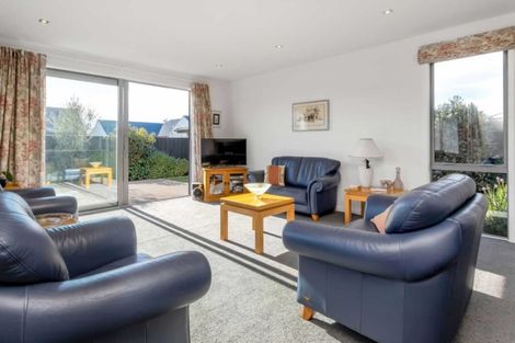 Photo of property in 17 Waterstock Way, Parklands, Christchurch, 8083